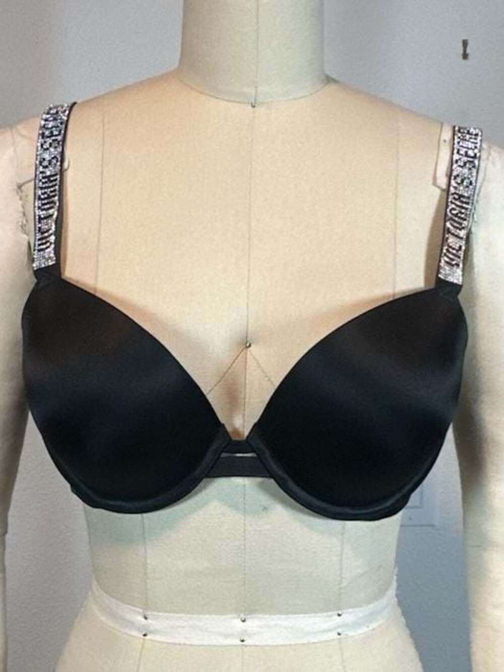 Victoria's Secret Very Sexy Shine Strap Push-Up Bra. See description